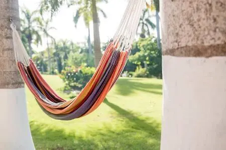 Hospitality Expert Zeppelin - Tour Pool Bar Beach مونتيغو باي 0*,