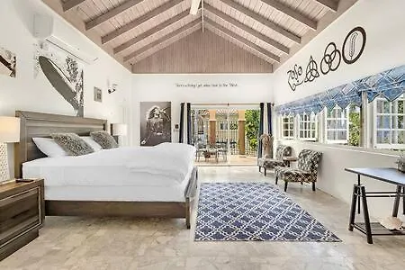 אורחן מונטגו ביי Hospitality Expert Zeppelin - Tour Pool Bar Beach